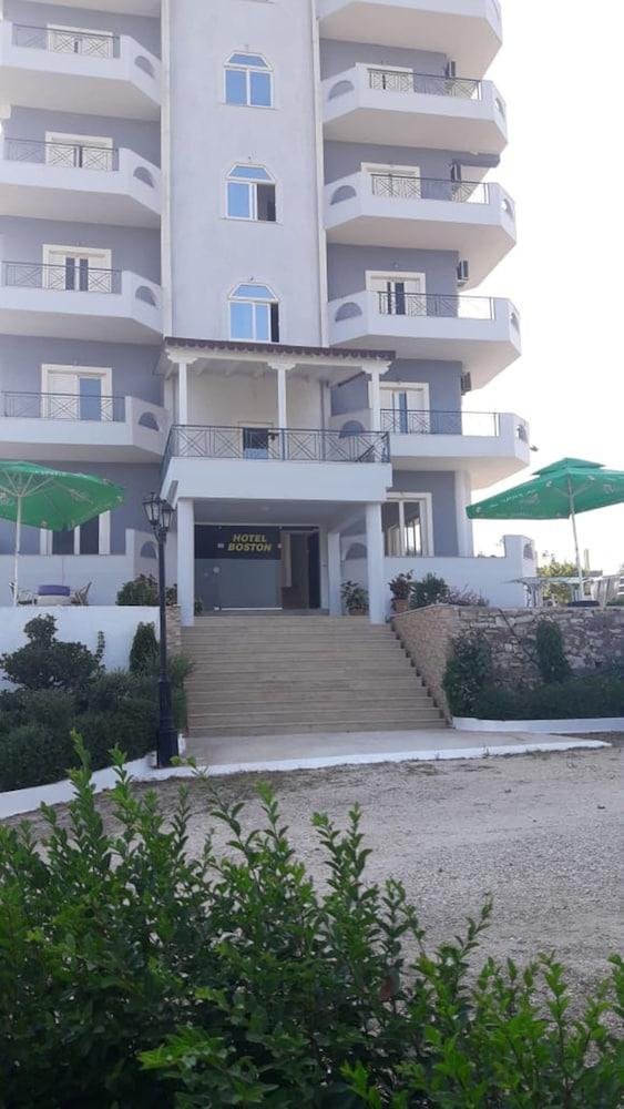 Hotel Holiday Hotel